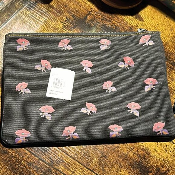 Coach Disney X Sleeping Beauty turnlock Pouch 26 - W/Tag - Like NEW #33056 - Picture 2 of 5